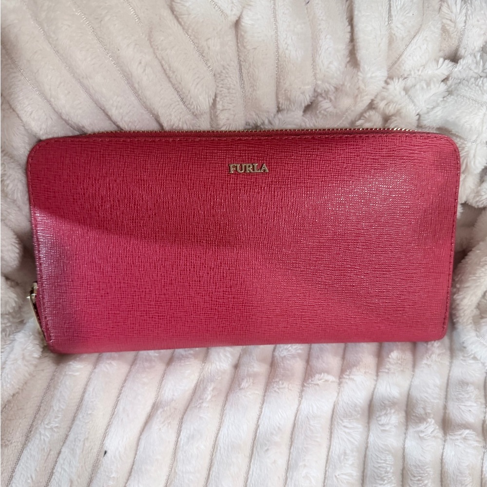 Furla Long Wallet in great condition. Vibrant red